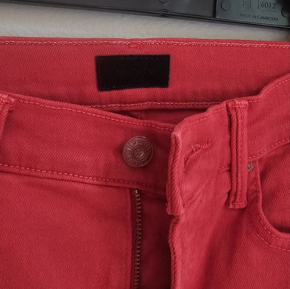Mother The Insider Crop Step Fray in Hot Rod Red Size 24 - Picture 5 of 9